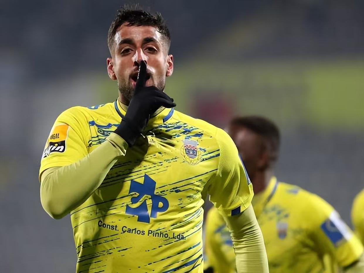 冲刺阶段突围战来临;广州队围绕葡超战术微调;底气十足;轮换策略成焦点的简单介绍 冲刺阶段突围战来临;广州队围绕葡超战术微调;底气十足;轮换策略成焦点的简单介绍