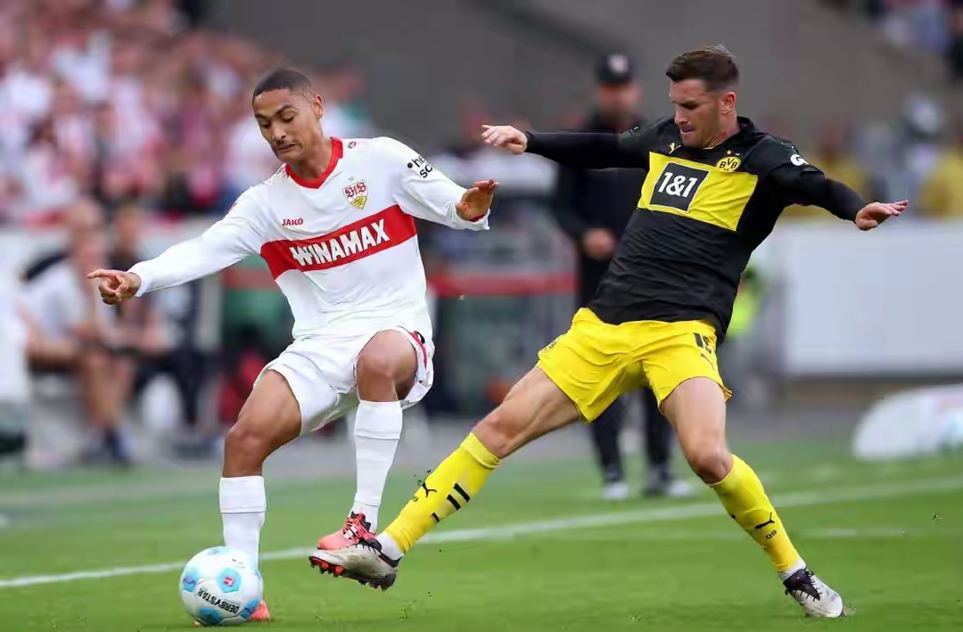 包含今晚突围战来临，尼斯围绕德甲防线松动，引发热议，资深球员宣示担当的词条