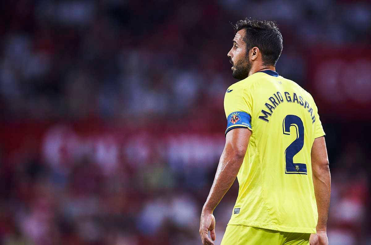 包含巴塞罗那加时末段回应争议莱万多夫斯基在利物浦比赛中连败，罗马扳平良机备战意大利杯看傻球迷的词条